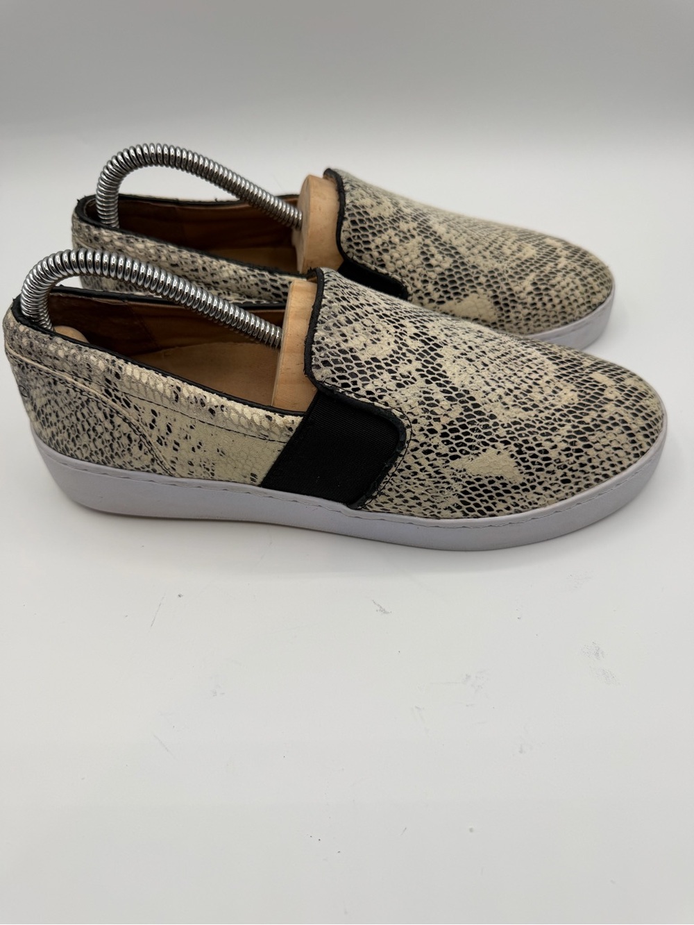 Vionic Demetra Snake Print Leather Women's Sz 8 M Comfort Shoes Slip On Comfort
